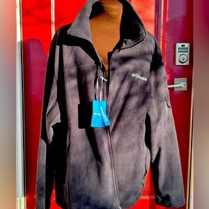 NWT COLUMBIA s3X ladies black fleece jacket Great basic wardrobe staple-Soo soft
